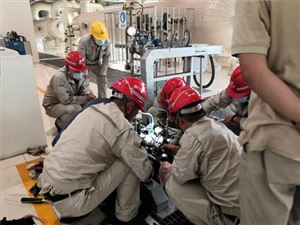 三伏天里的電力人：你清涼度夏，我全力以赴，電力檢修人平穩迎峰度夏